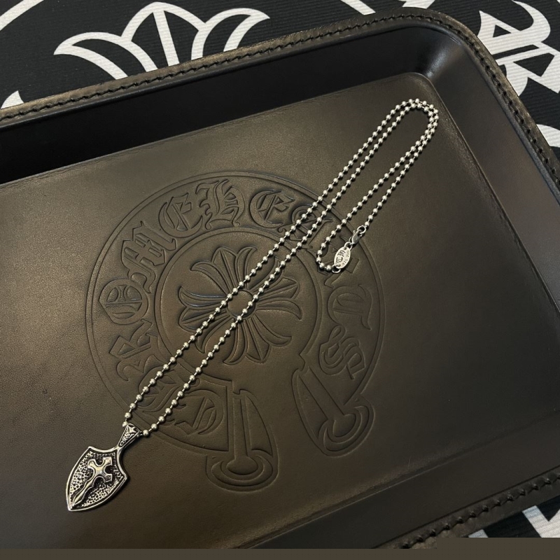 Ch**me He**ts necklaces